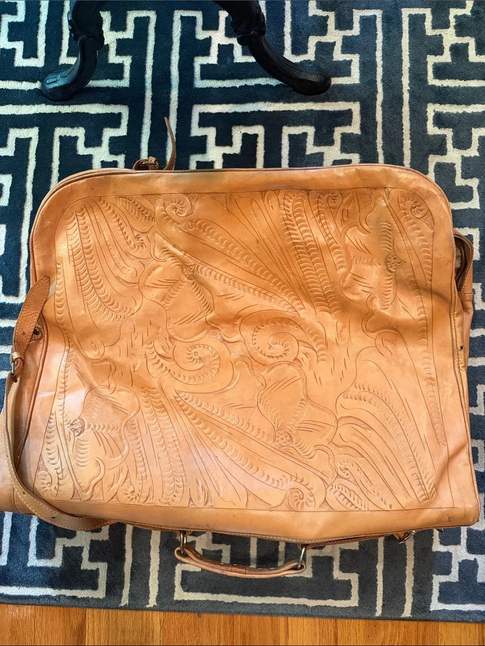 N/A timeless shoulder detailed