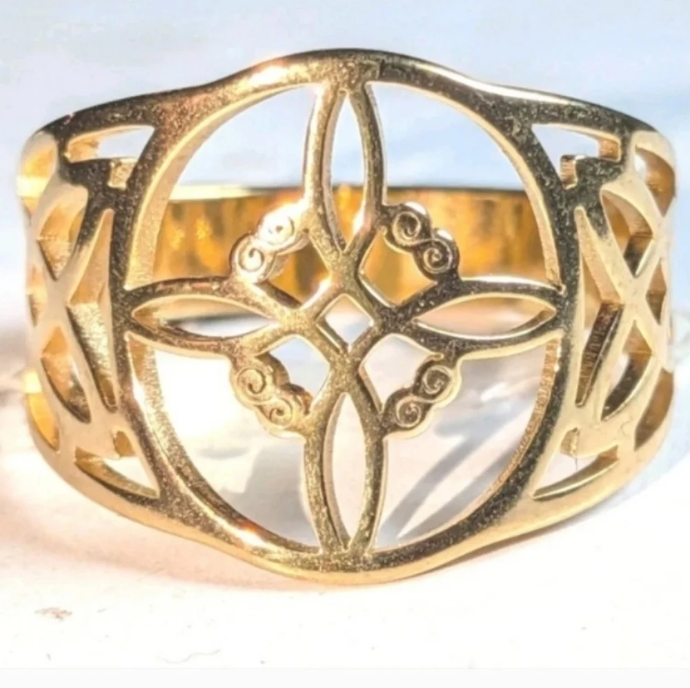 boutique elegant gold