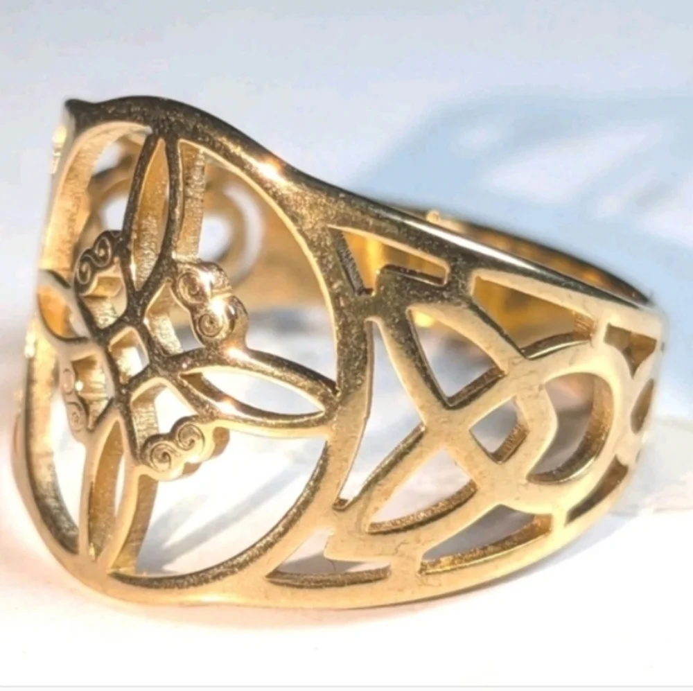boutique elegant gold