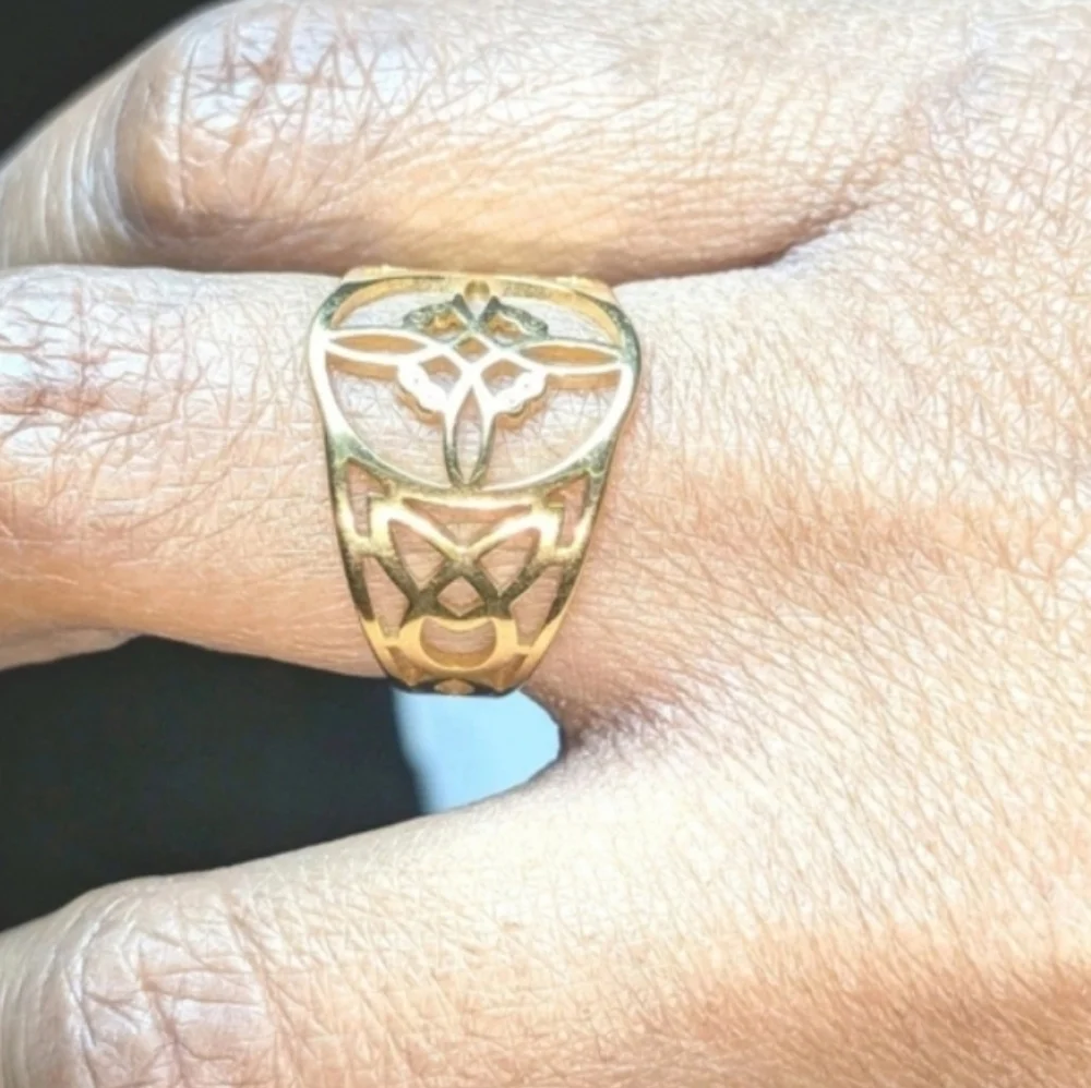 boutique elegant gold