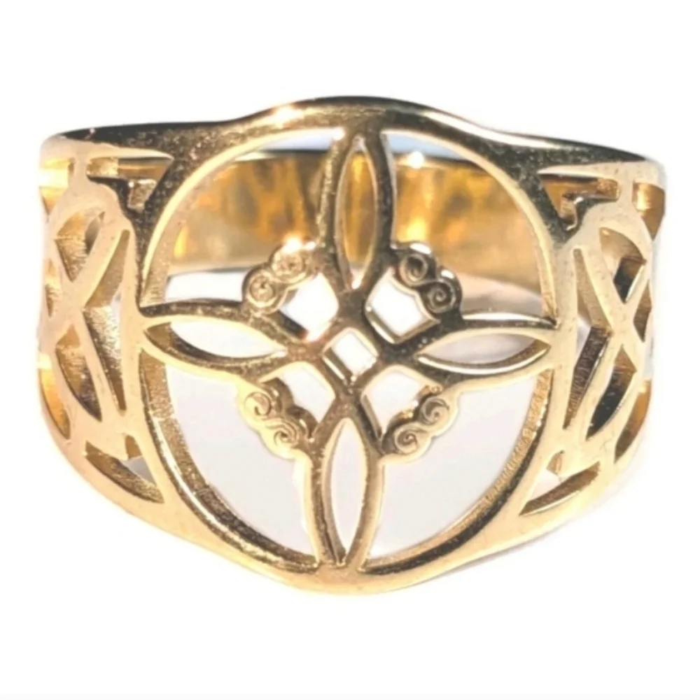 boutique elegant gold