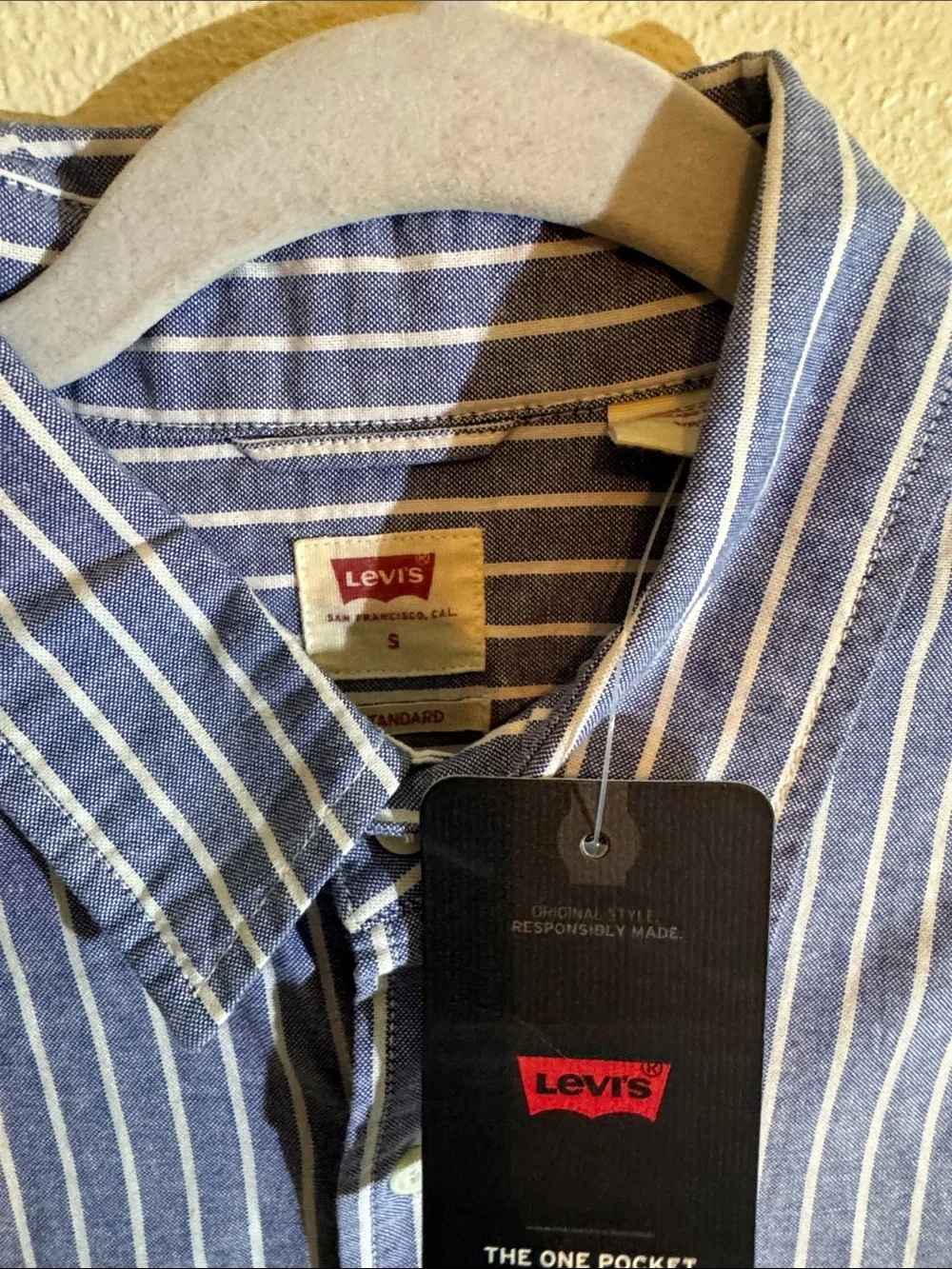 Levis lightweight cotton