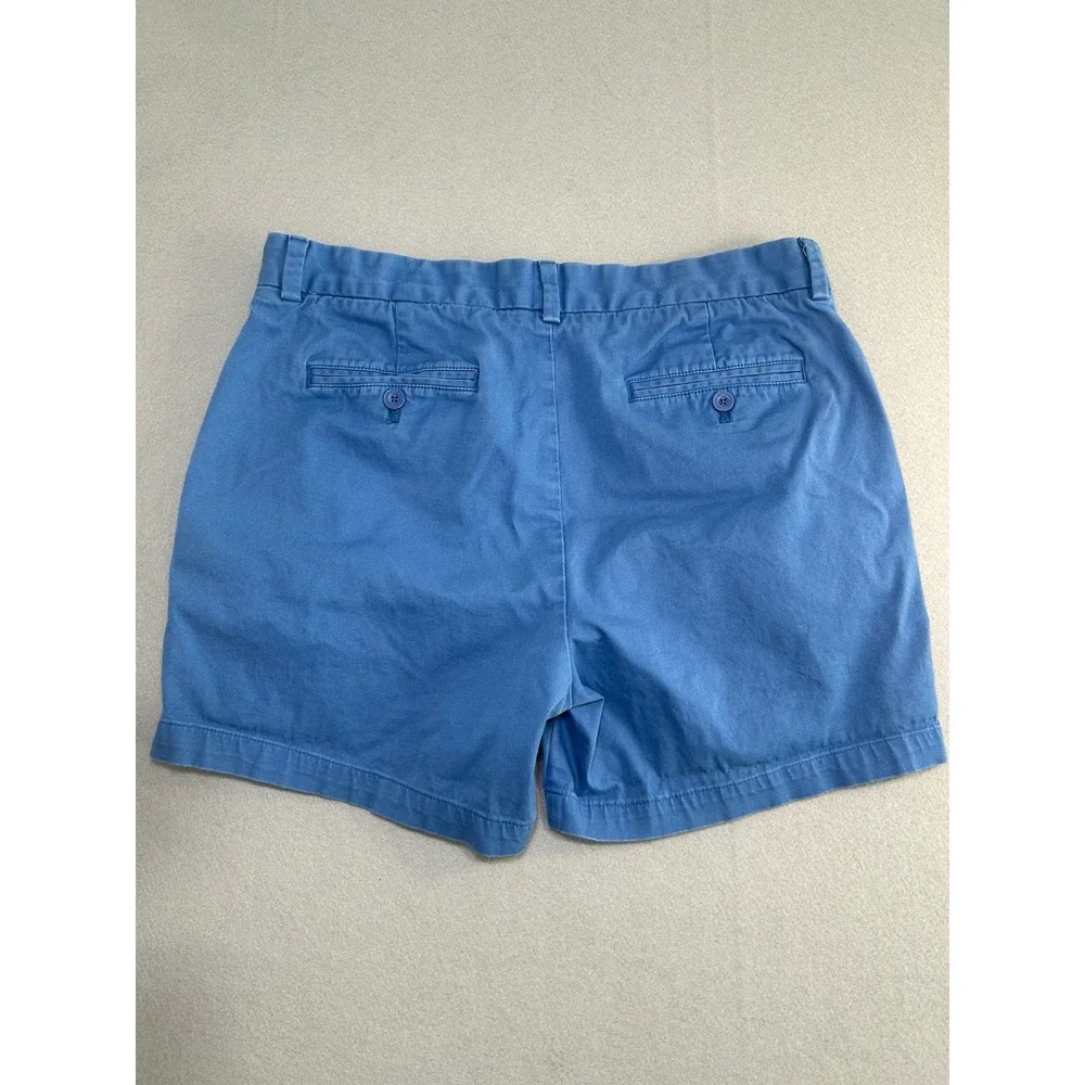 Vineyard Vines hint front vineyard