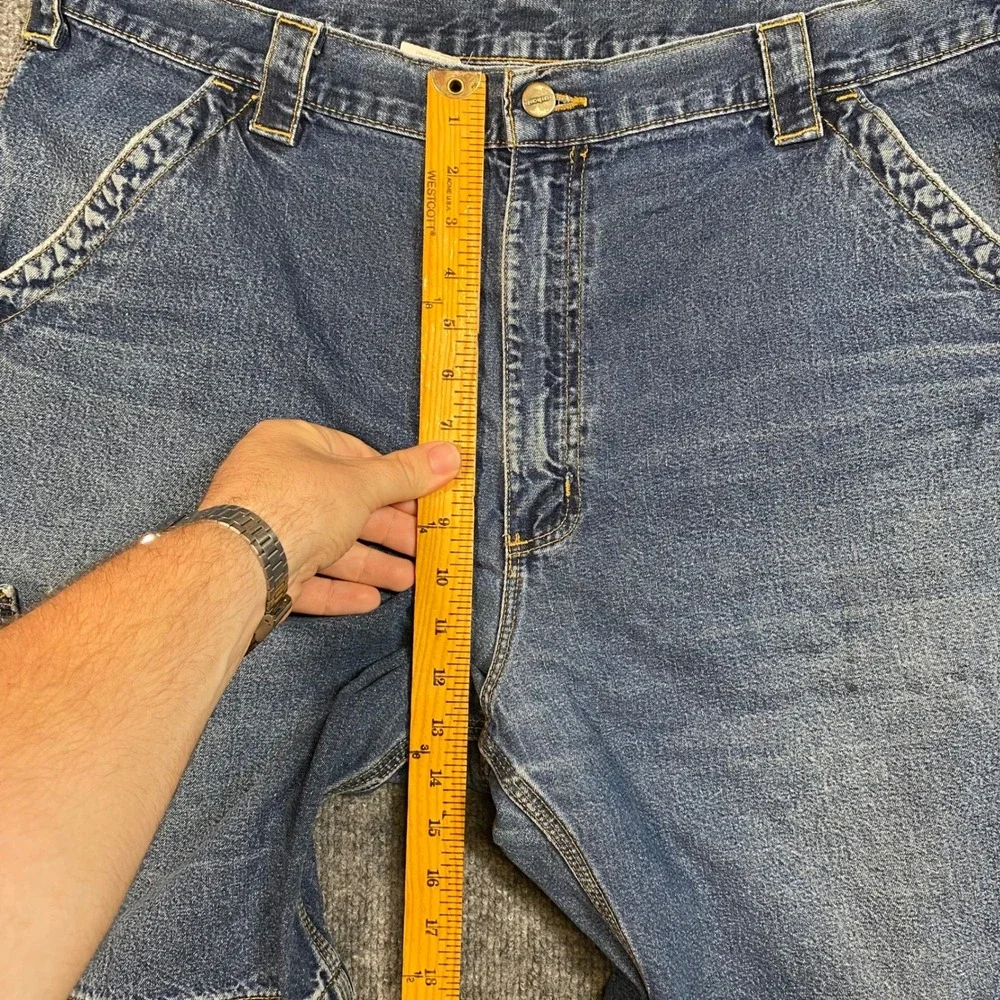 Carhartt leather closure loose