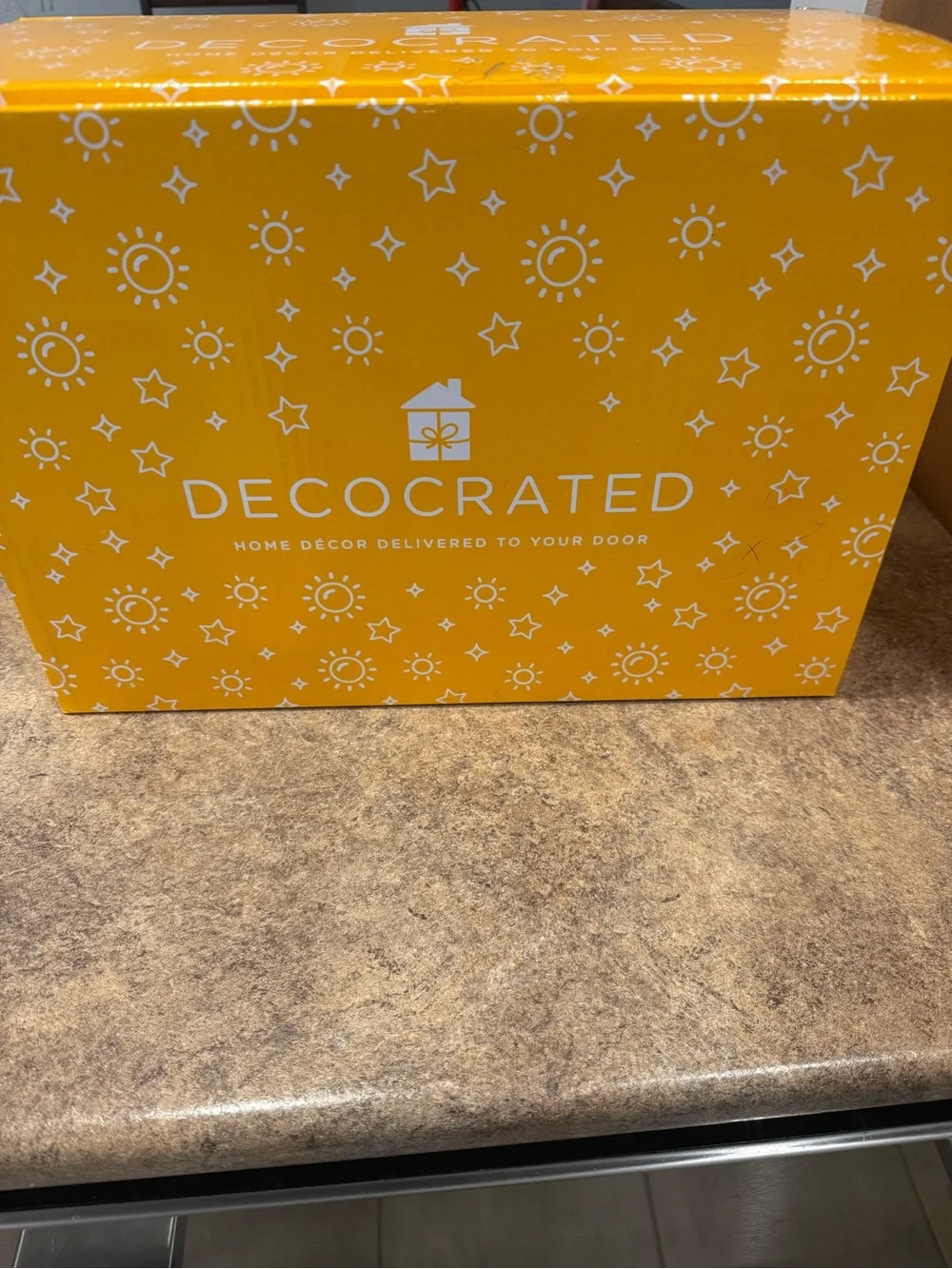 Decocrated neutral store