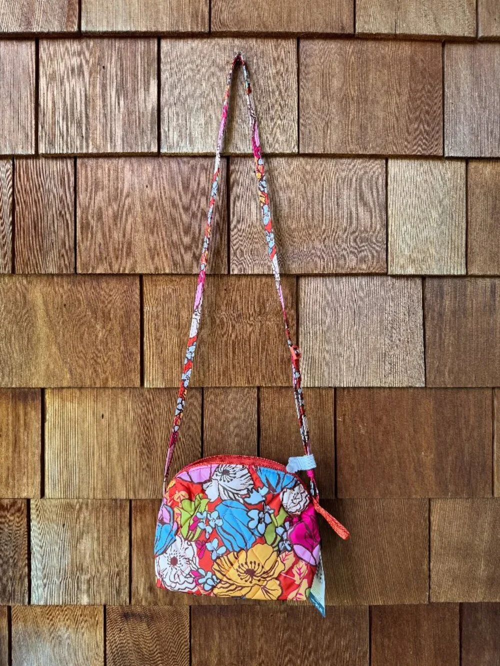 Vera Bradley offers shipping star