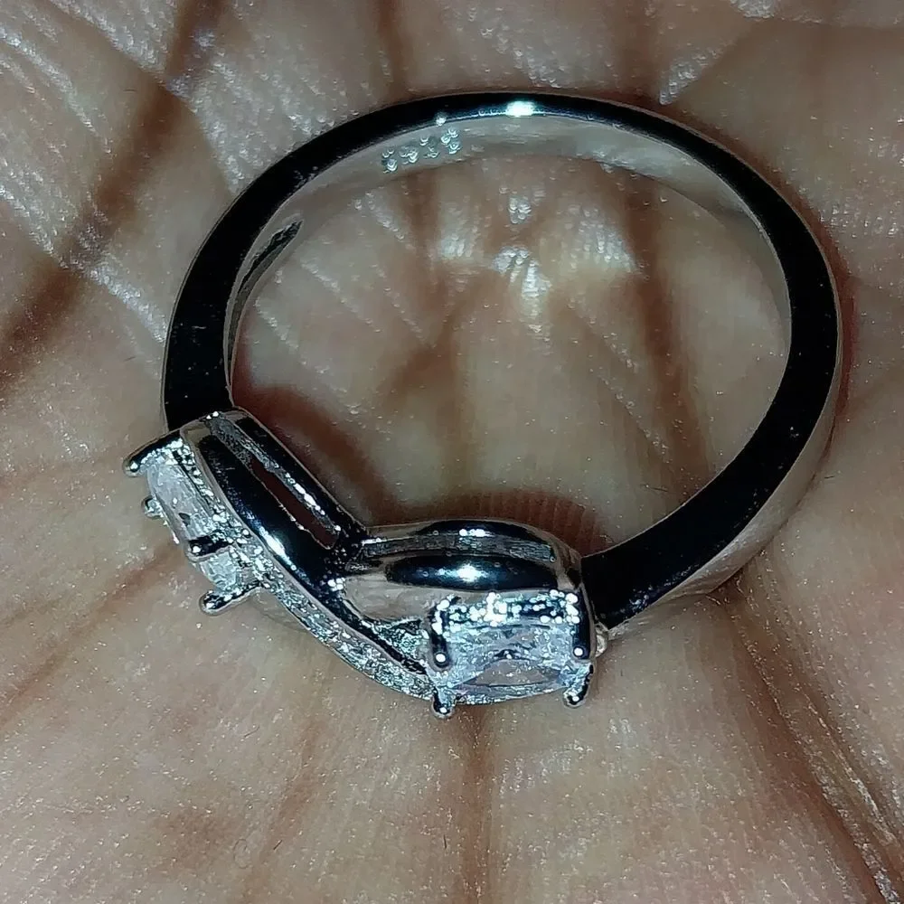 Ladies 925 Elegant Sterling Silver Infinity Ring Sz 9
