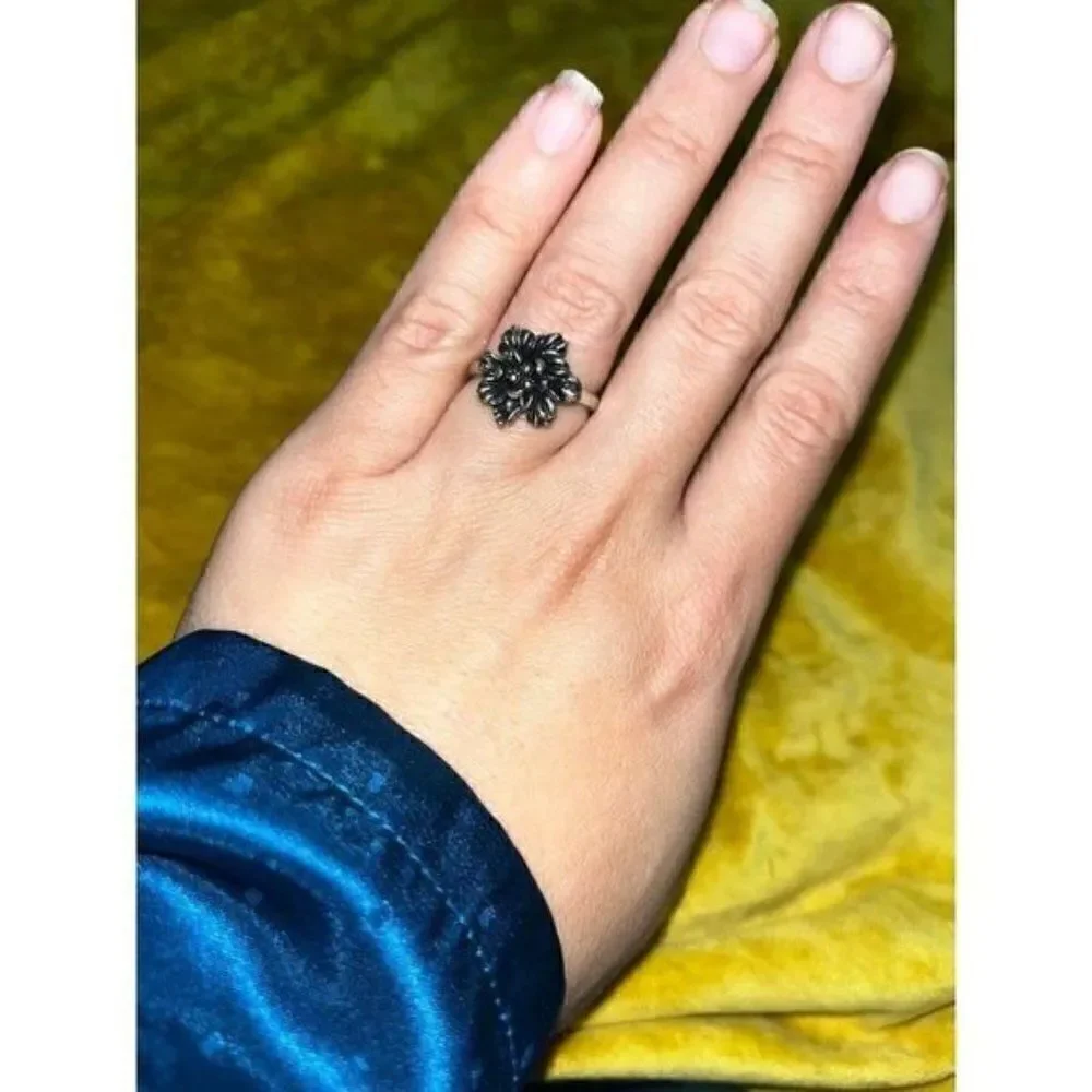 Fossil Flower Stainless Steel Oxidized Ring