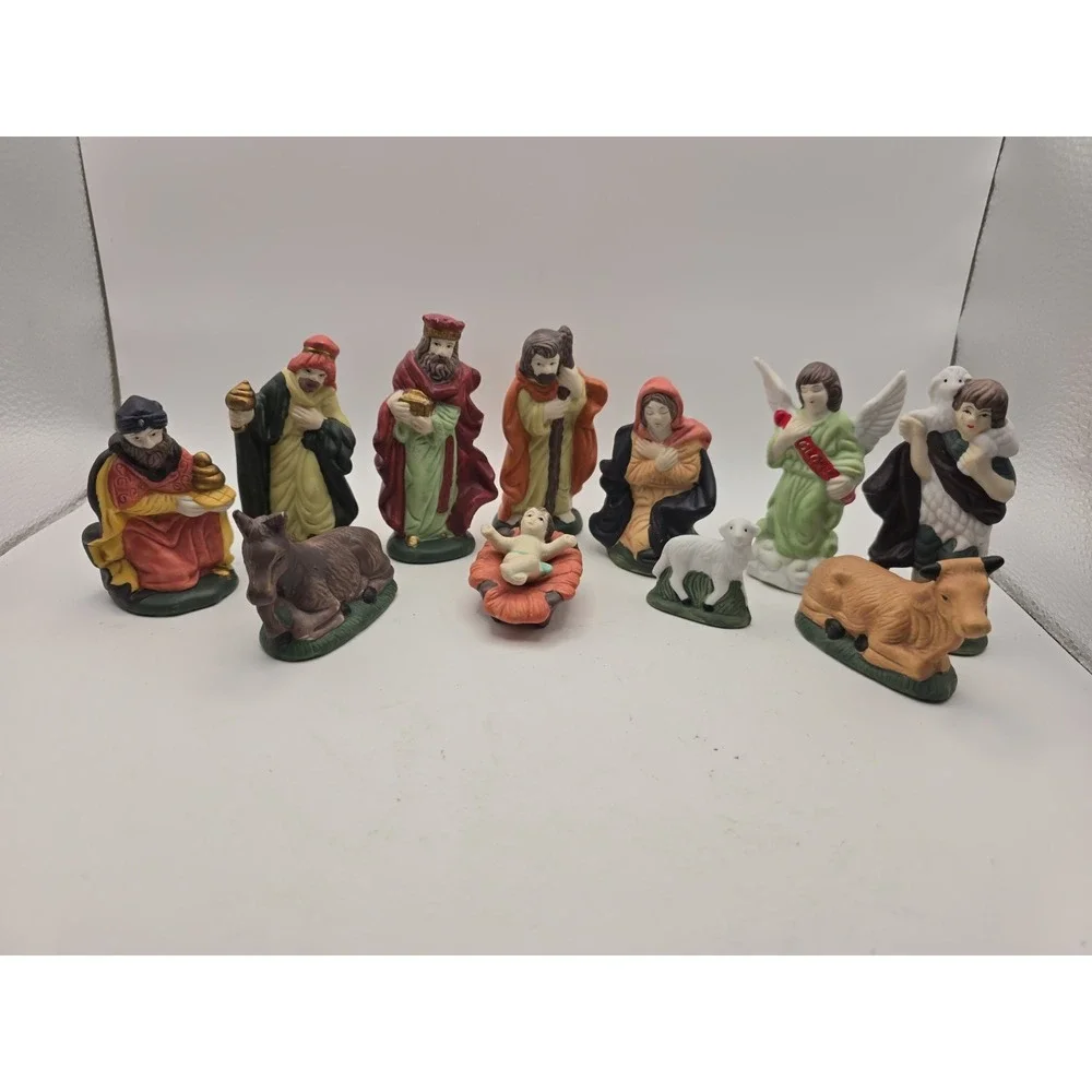 Vintage Christmas  Porcelain Nativity Scene 11 Piece