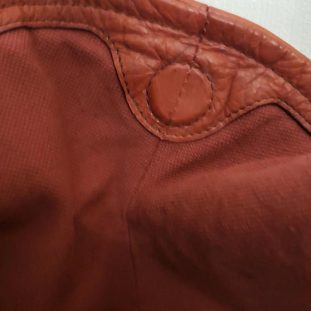 Frye Campus Rivet Hobo. Color Burnt Red. (B1).‎
