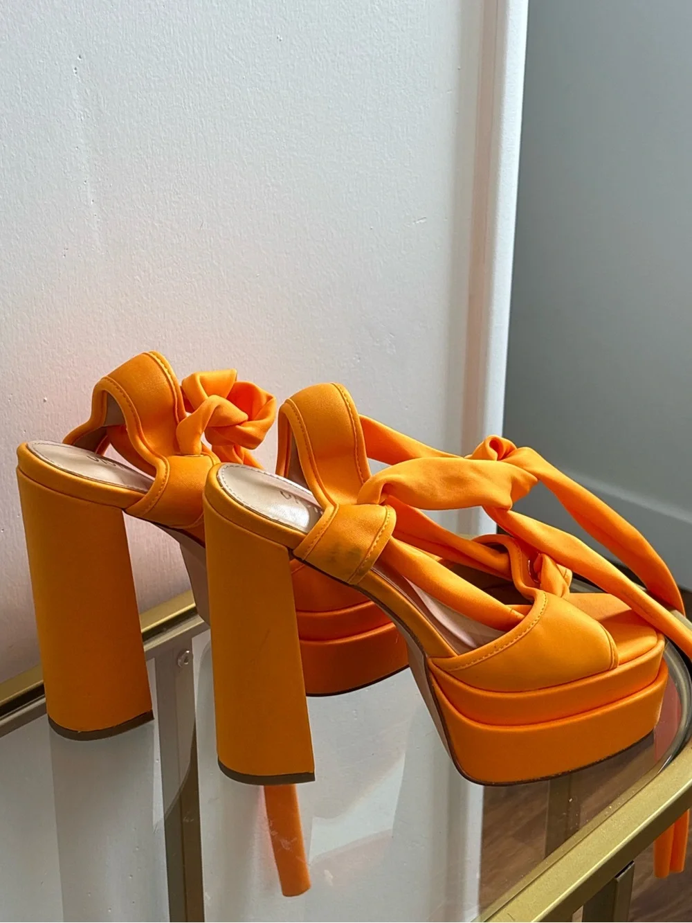 Vivianly these vibrant