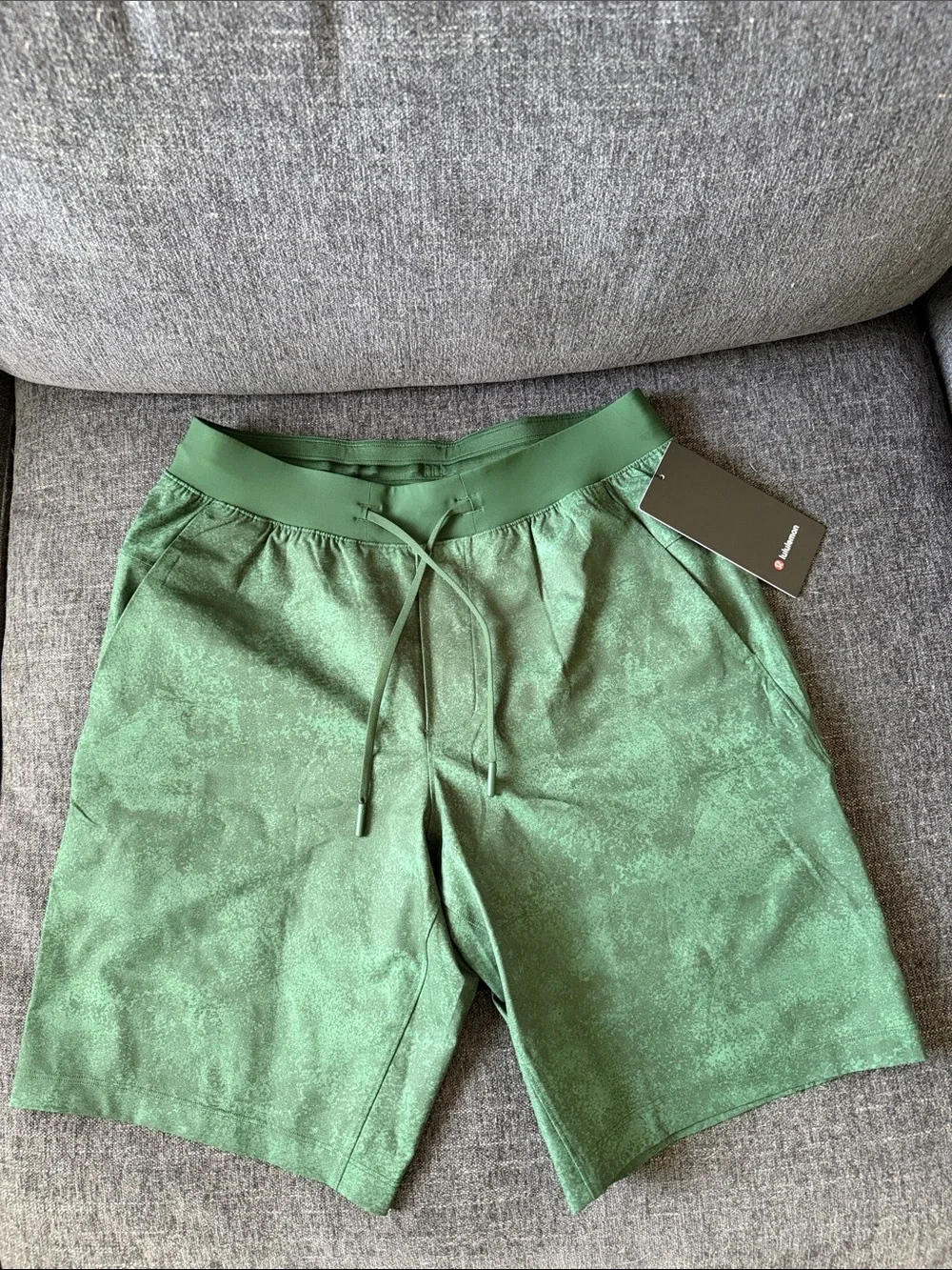 lululemon Men's Zeroed In Short - linerless 9” inseam (heathered green)