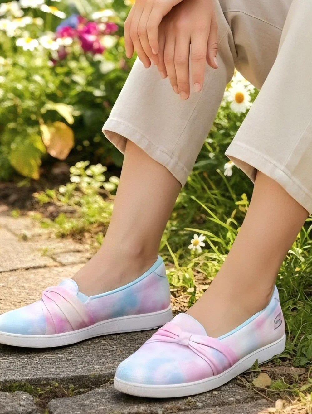 Skechers On-The-GO Dreamy Day-Glo Tie Dye Slip-Ons Pink/Blue Women's Size 8.5