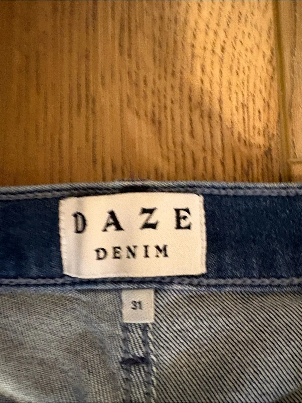 Daze Denim “i rise free