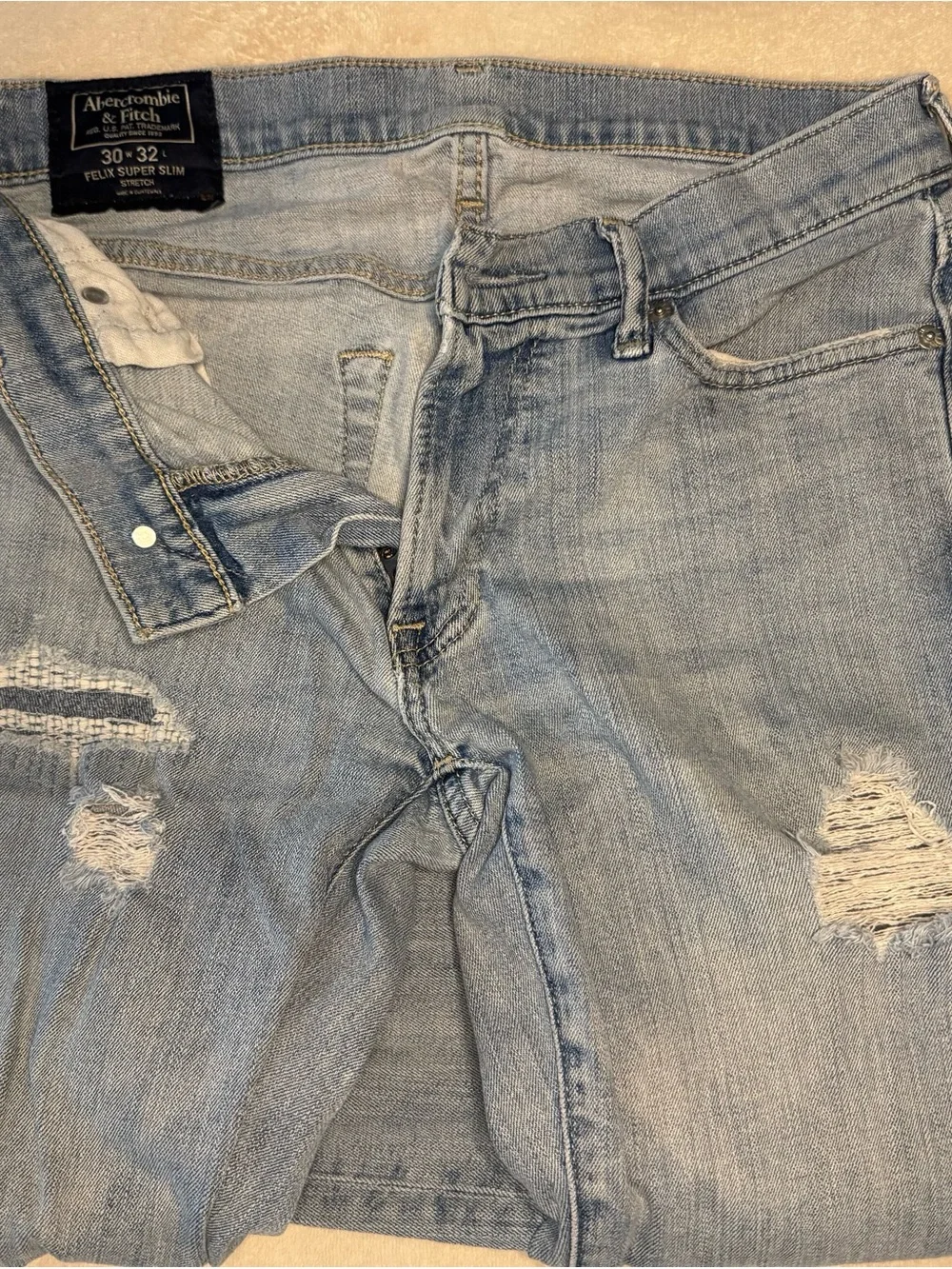 Abercrombie & Fitch Light Wash Men's Slim Jeans - Felix Super Slim