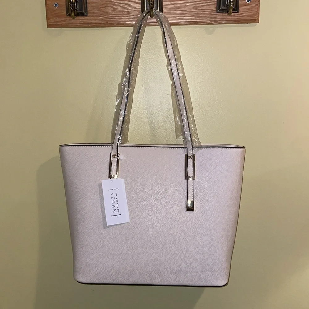 Winter White Vegan Tote NWT