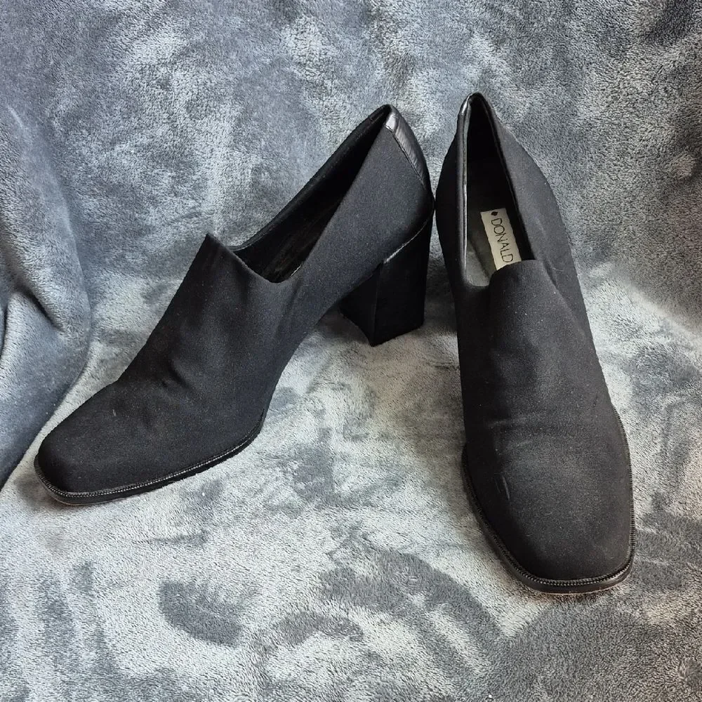 Donald J Pliner IDA Women's 11M Black Chunky Heel