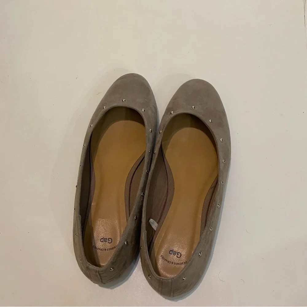 Gap tan shoes size 8