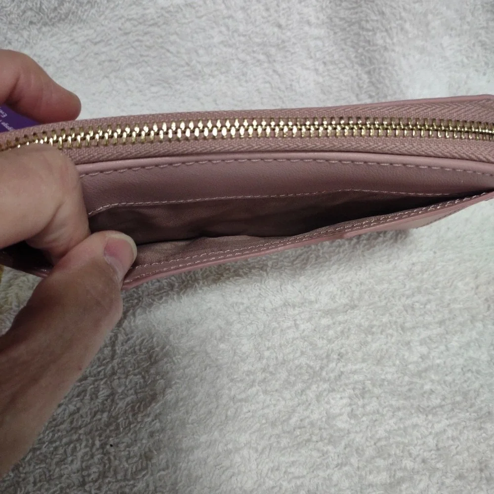 JOY Mangano ELite Travel Collection Pink‎ Leather Wallet w/RFID Protection