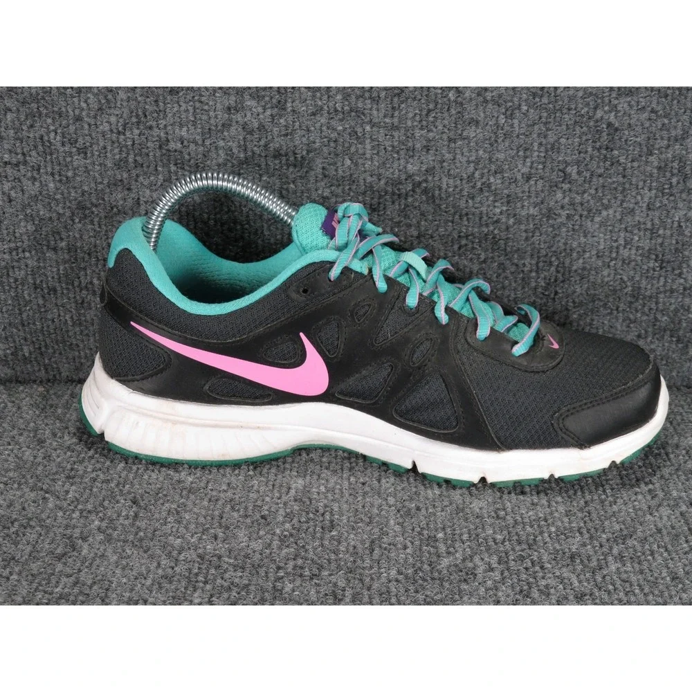 Nike revolution women
