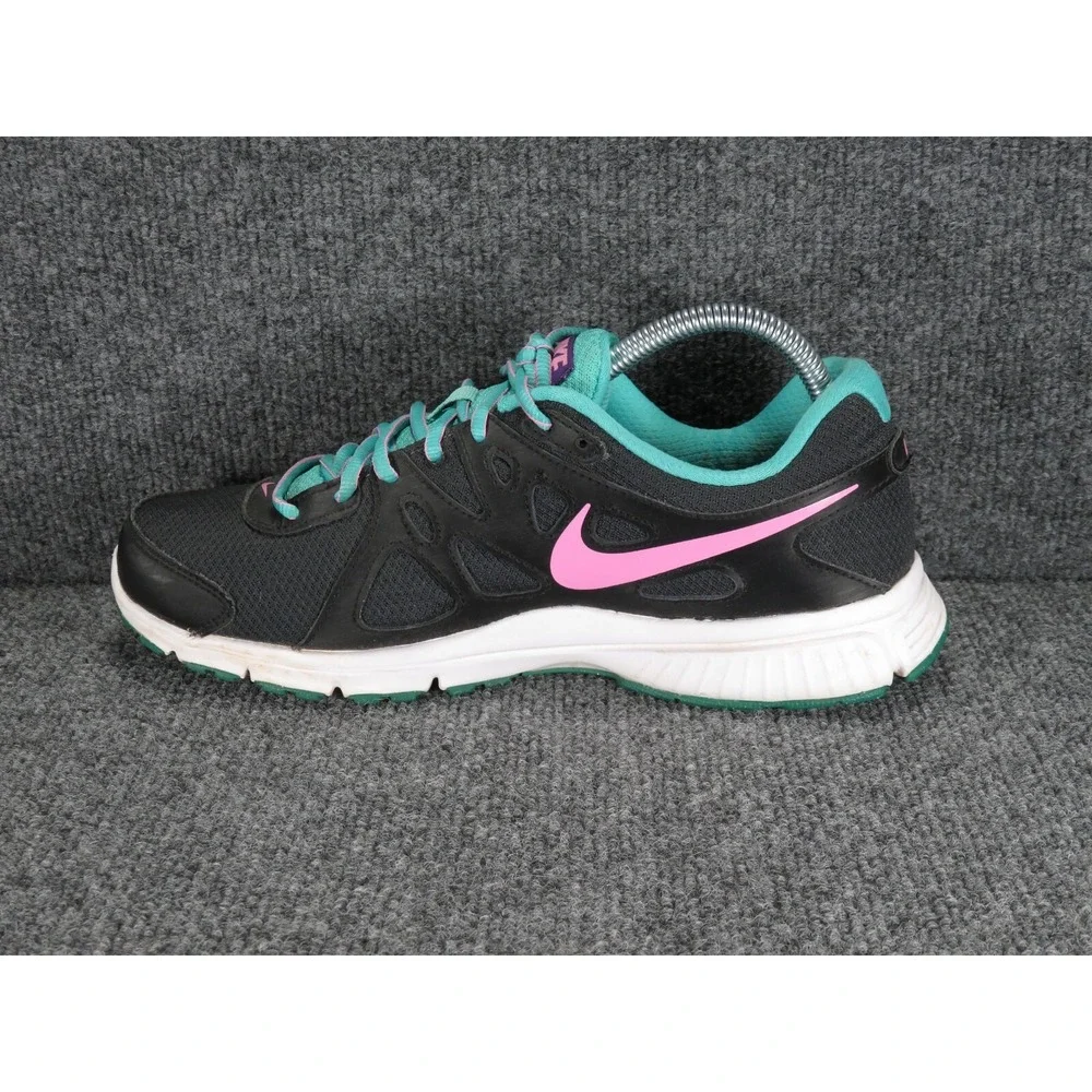Nike revolution women