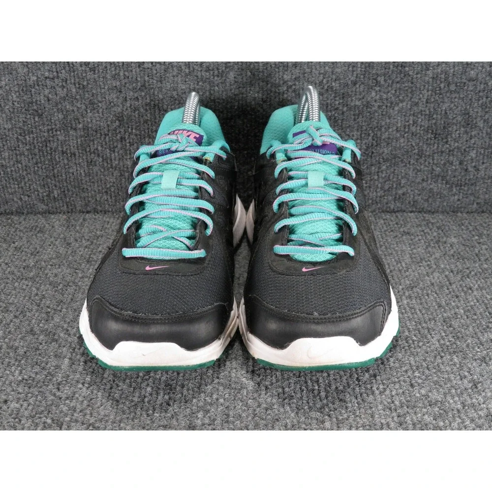 Nike revolution women