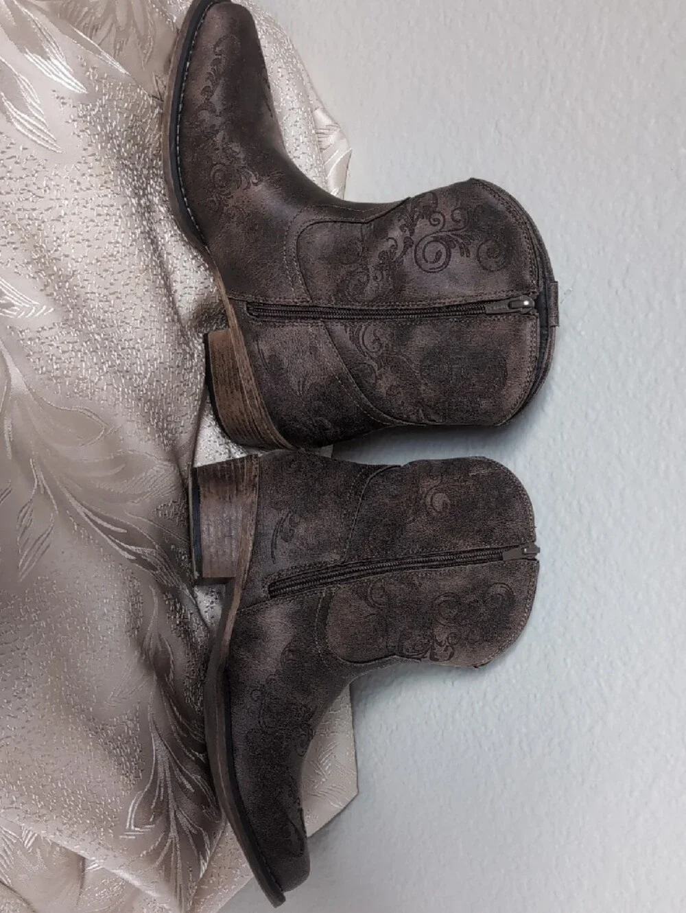 Roper women brown