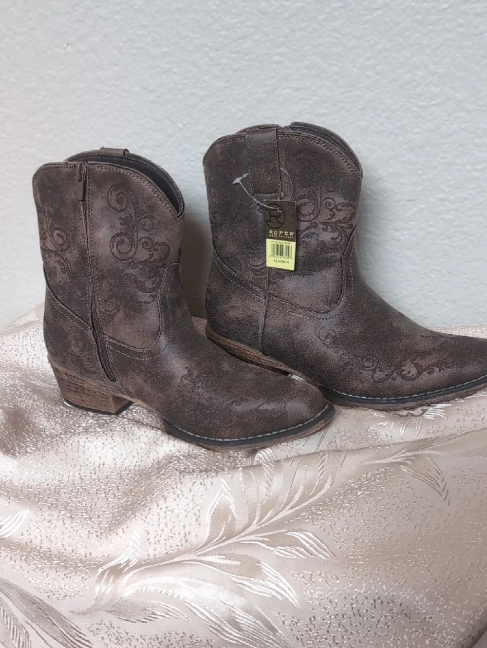 Roper women brown
