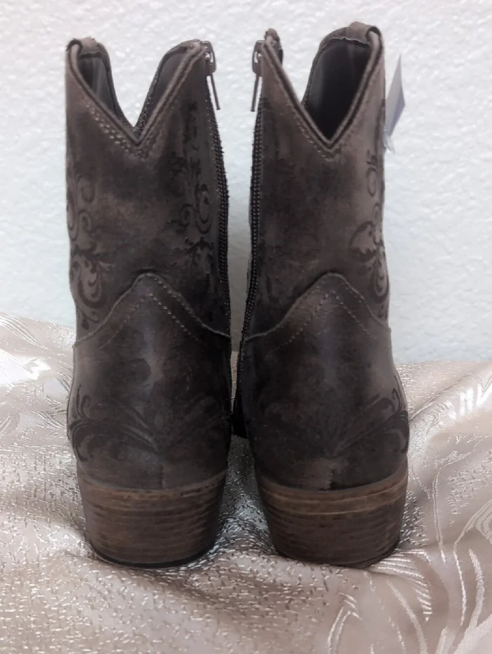 Roper women brown
