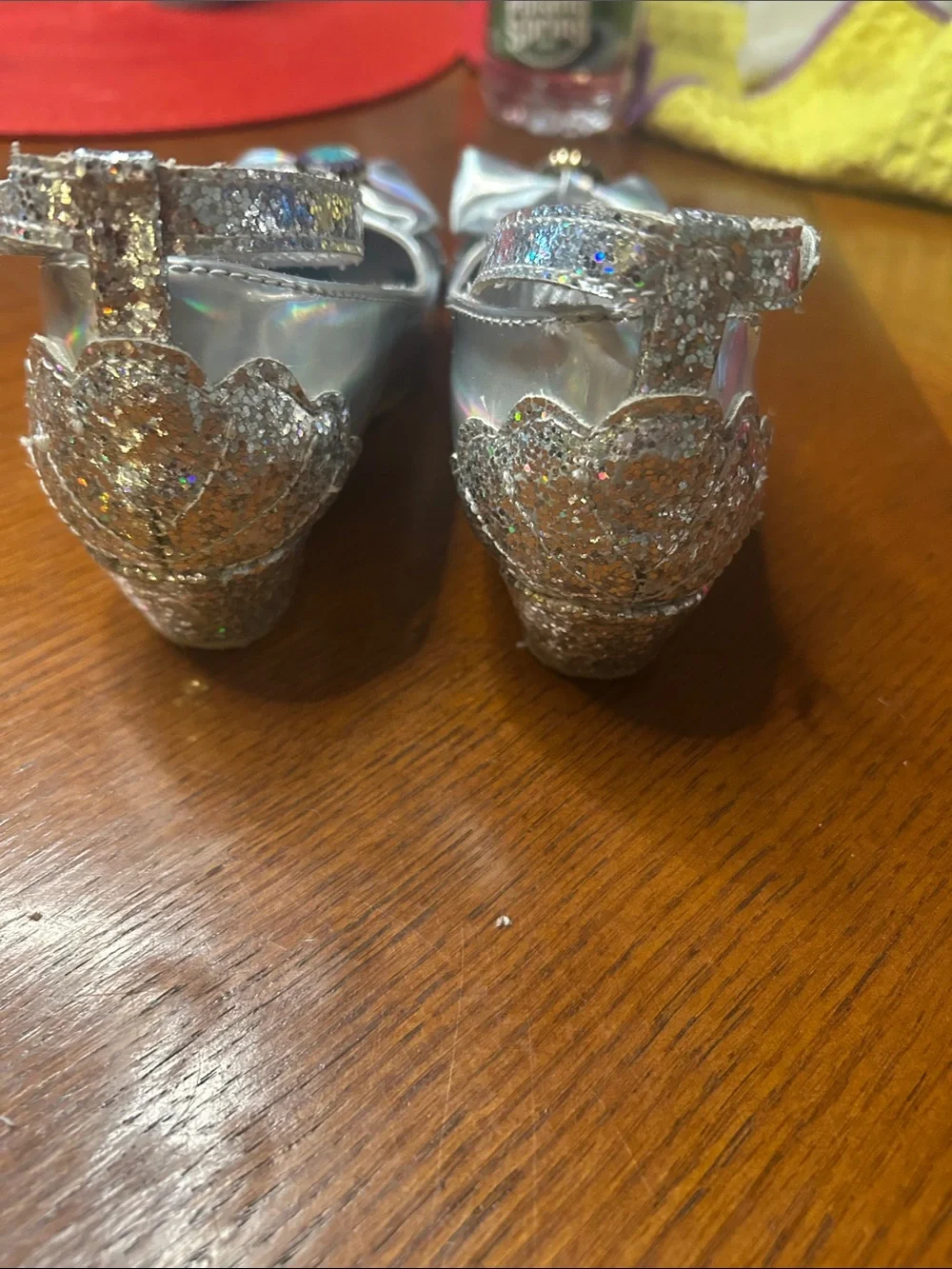 Disney glitter bow artwork