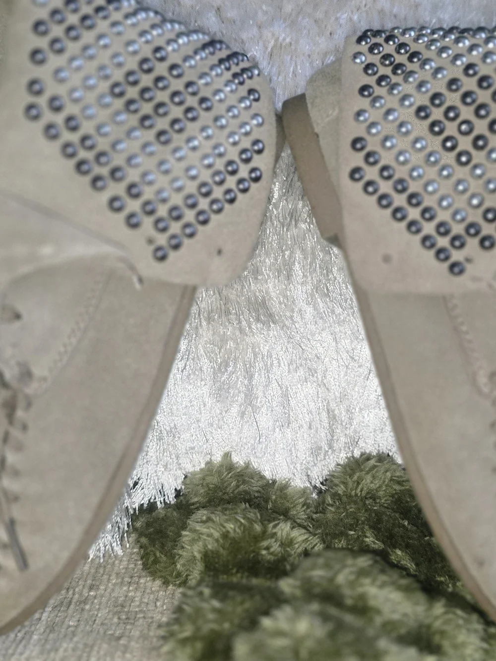 Steve Madden taupe suede