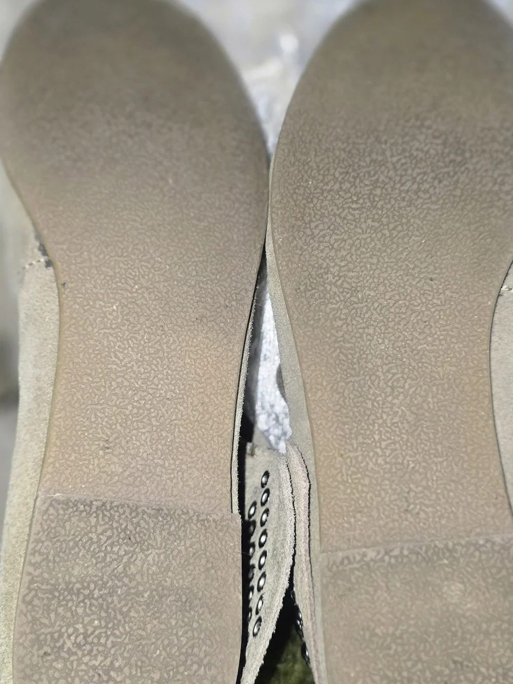 Steve Madden taupe suede