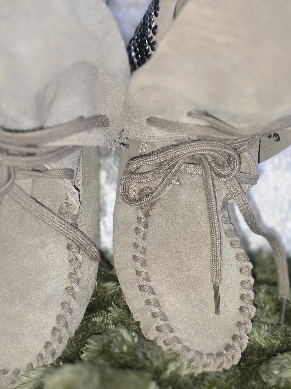 Steve Madden taupe suede