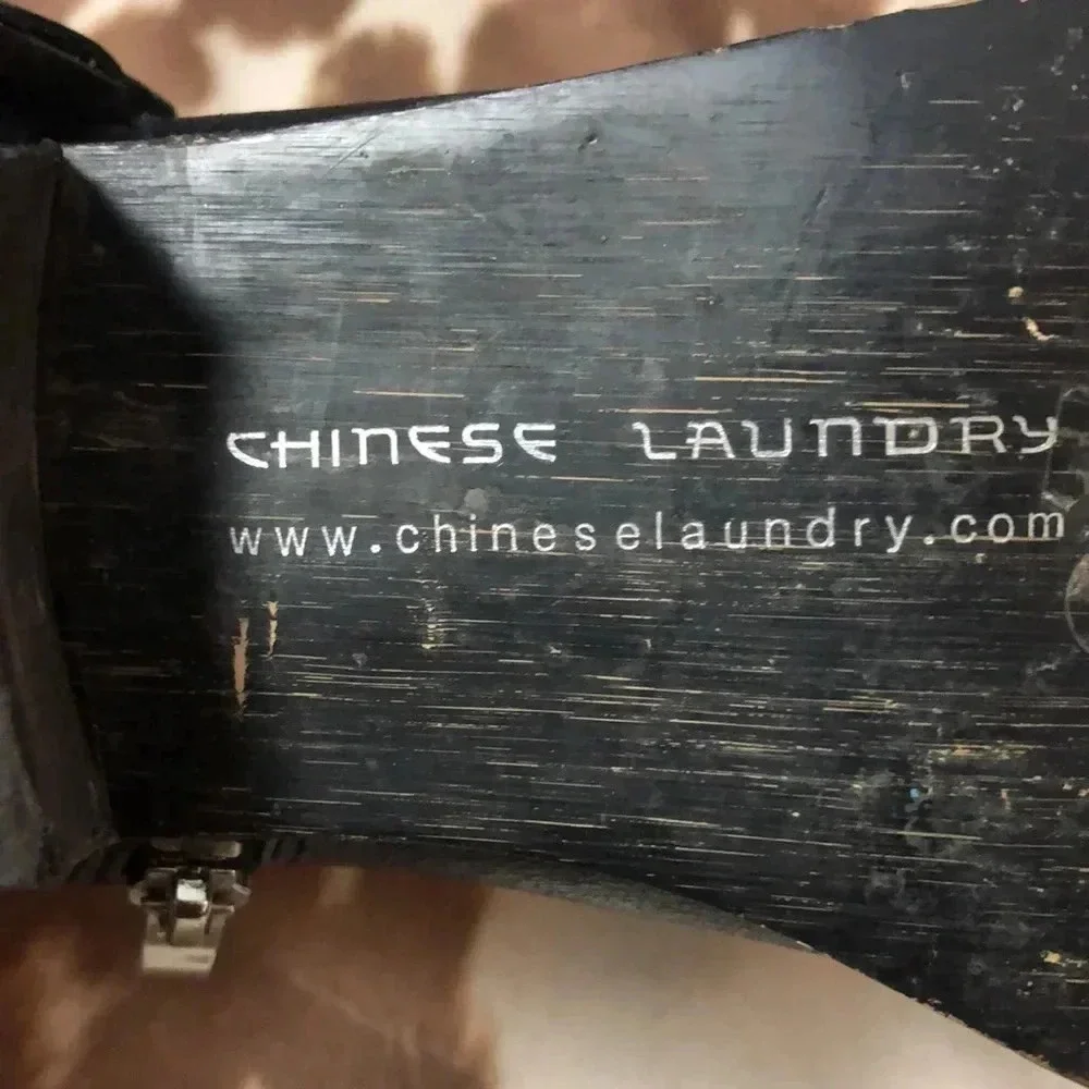 Chinese Laundry fun detail