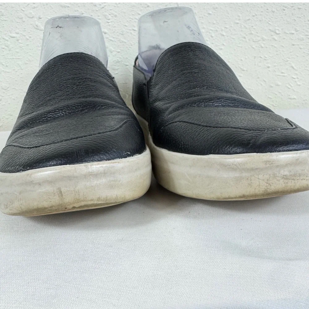 Vionic crafted pebbled