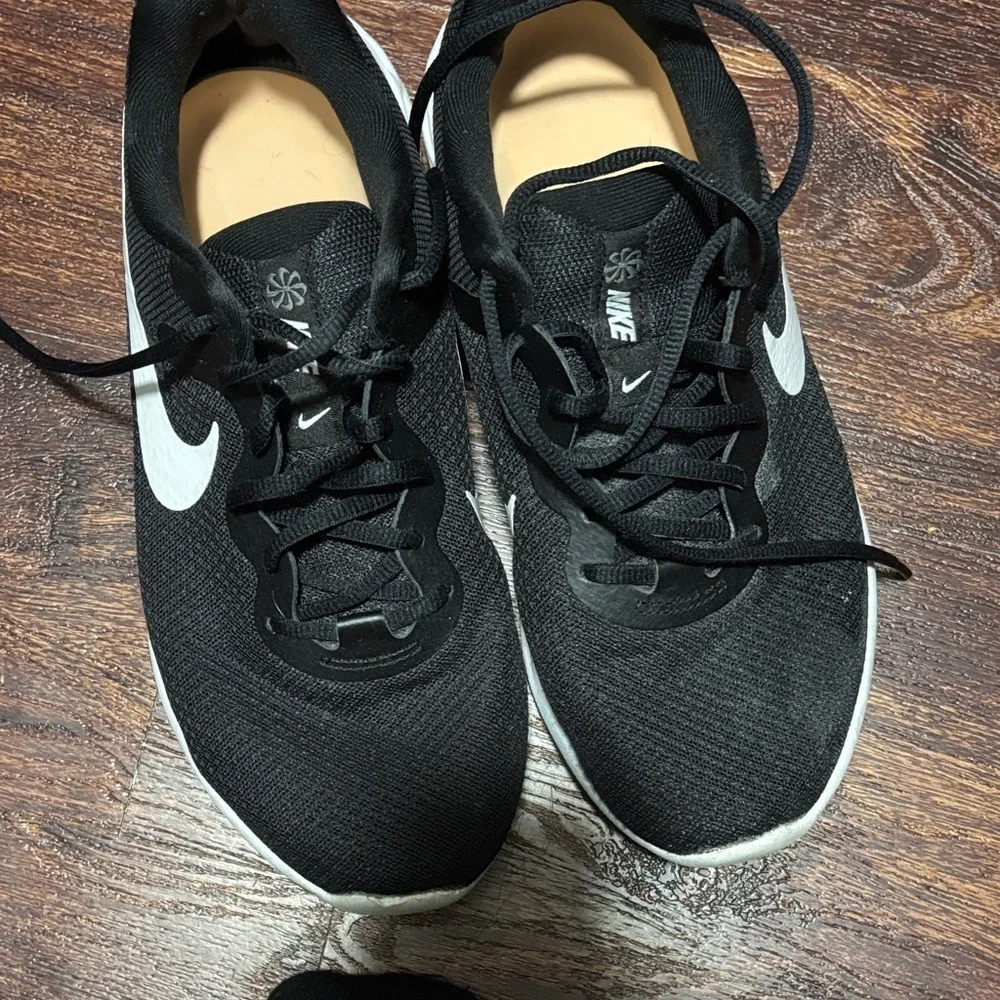 Nike sleek shoes