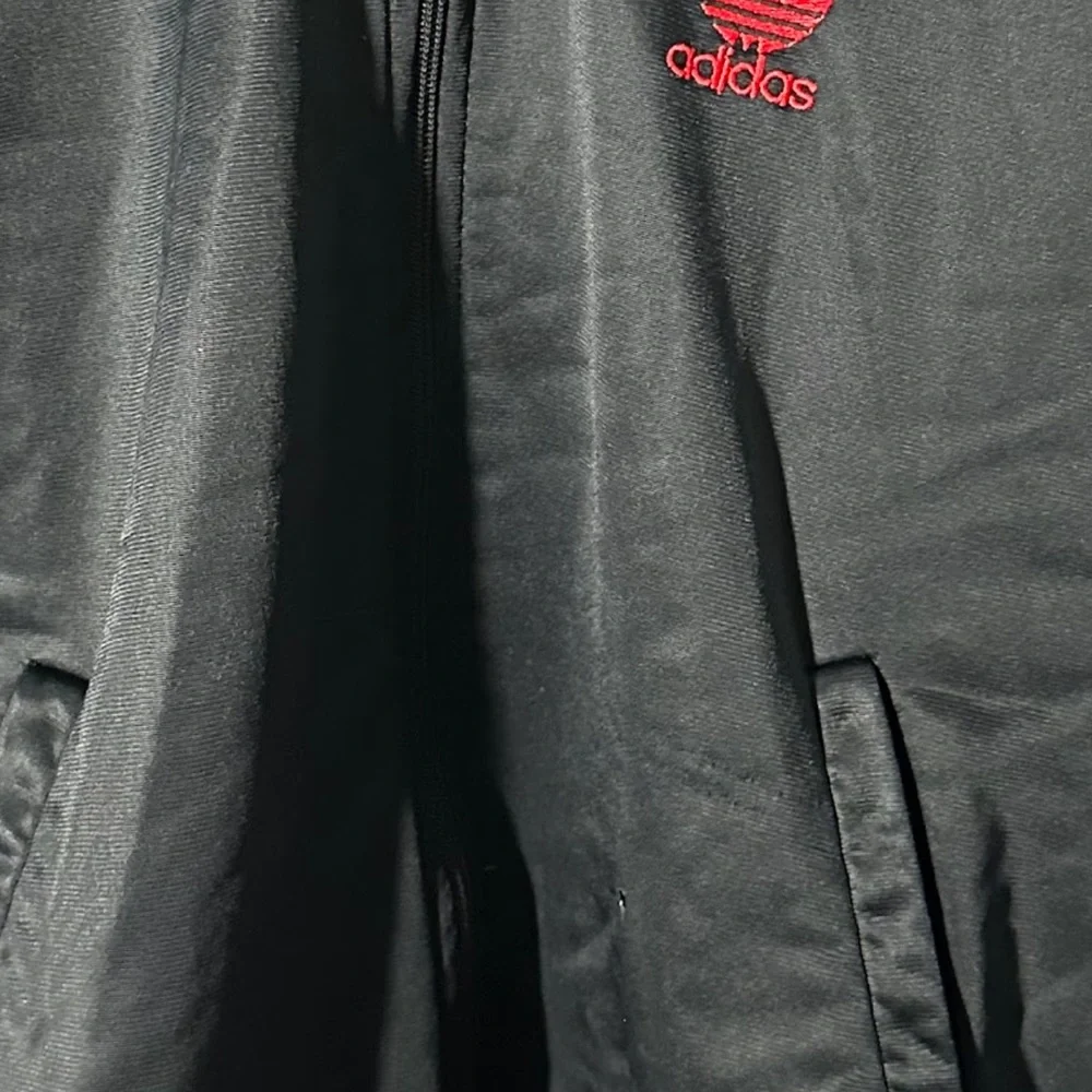 adidas vintage trefoil