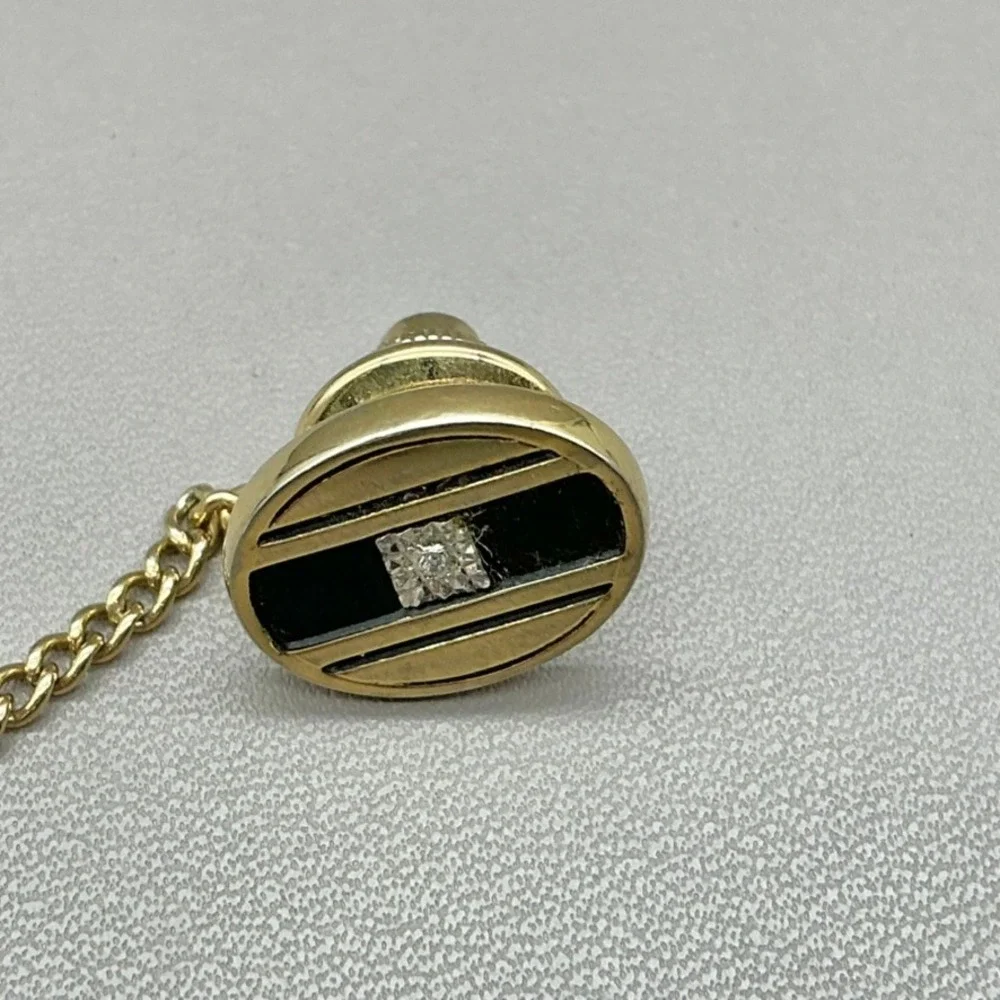 Unbranded vintage gold