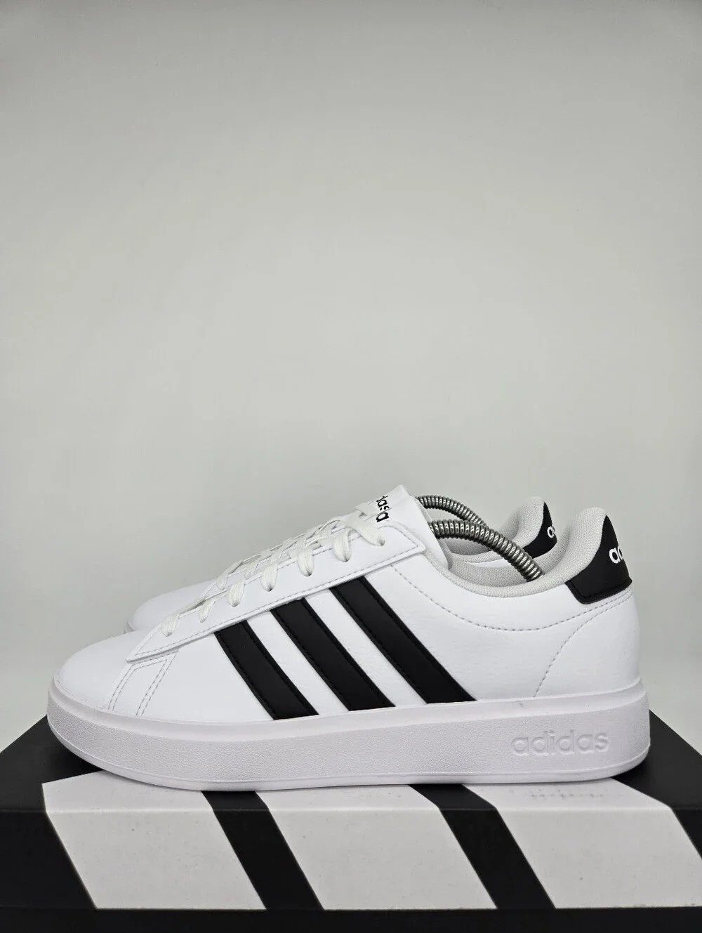 adidas Women's Grand Court 2.0 White Black Shoes Size 8