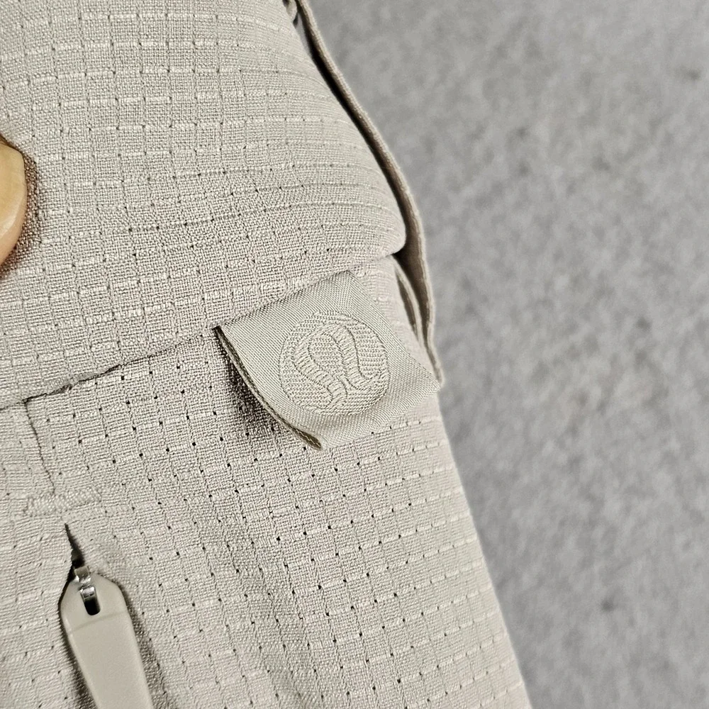Lululemon Commission Slim Fit Pants Mens 31xx30 Beige Ventlight Chino Stretch