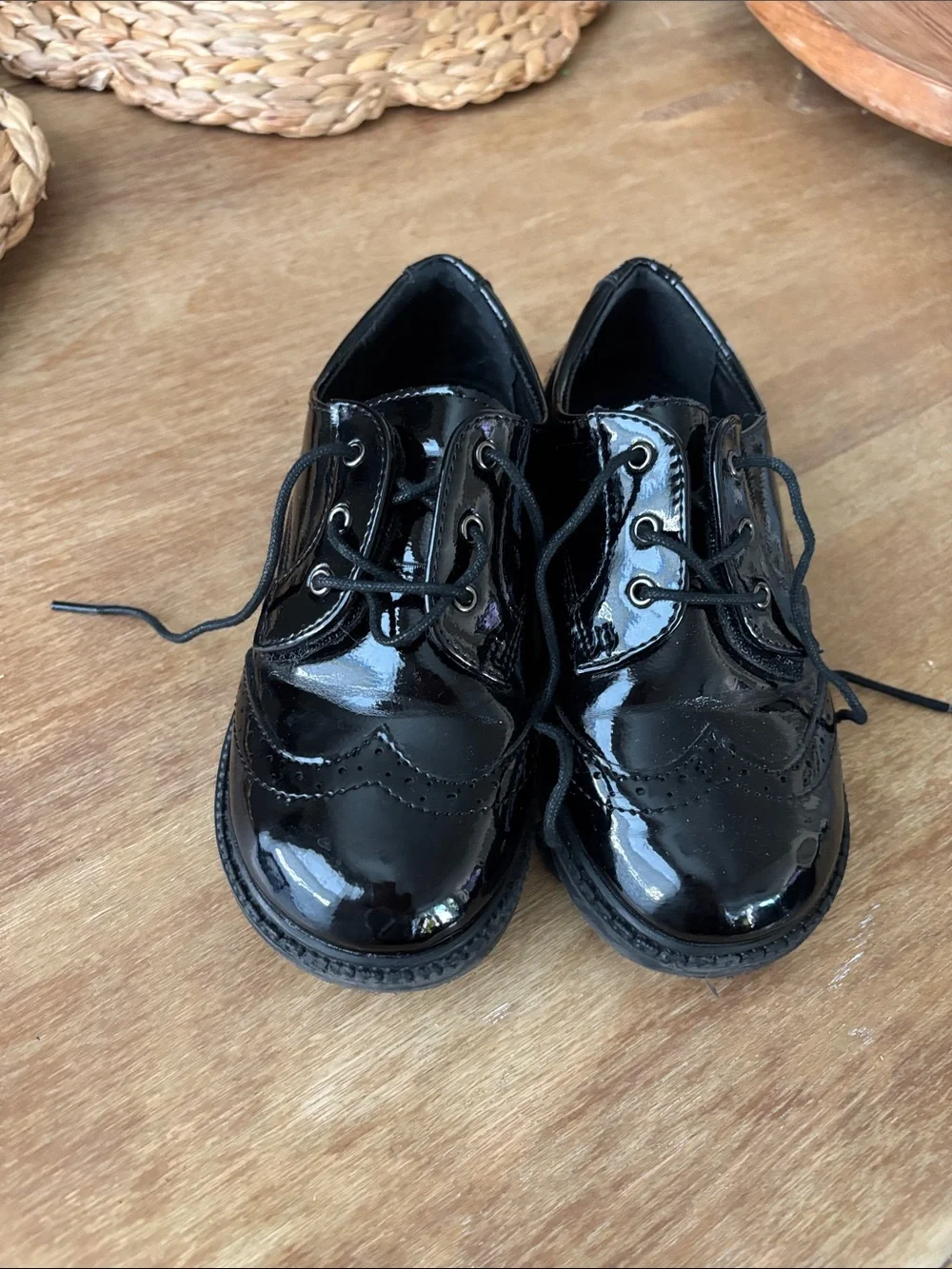 Dream Pairs shiny black