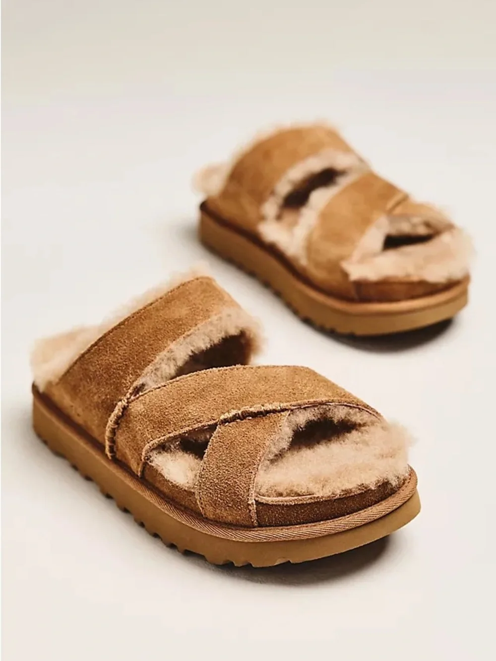 UGG Women's Chestnut Greenport Cross Strap Slides