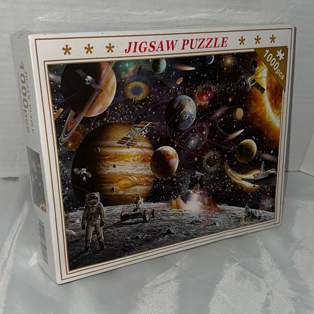 Space Theme‎ 1000-Piece Jigsaw Puzzle Astronaut Planets Damaged Box
