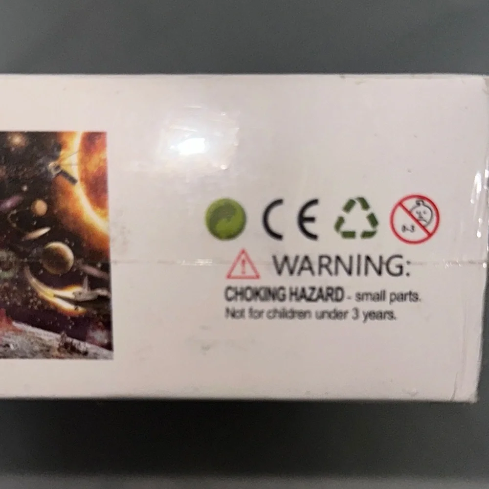 Space Theme‎ 1000-Piece Jigsaw Puzzle Astronaut Planets Damaged Box