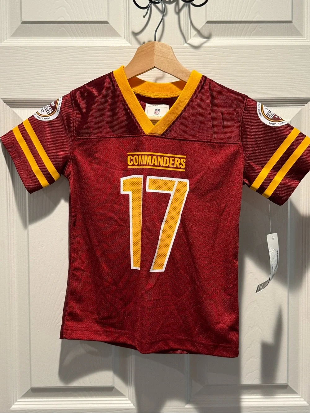 NWT NFL Commanders Youth Jersey - Maroon and Gold #V 17