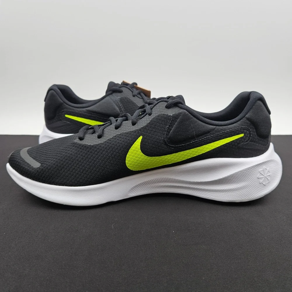 Nike revolution men