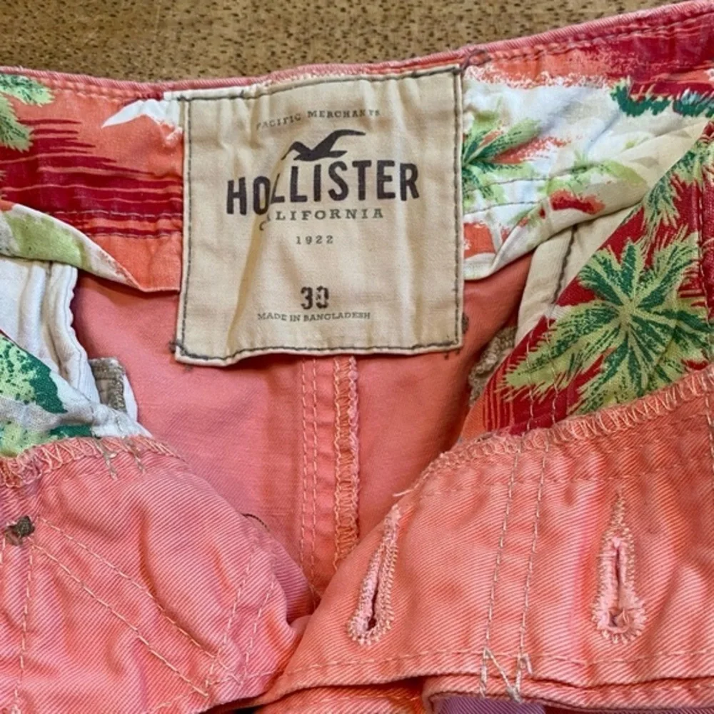 Hollister men’s size