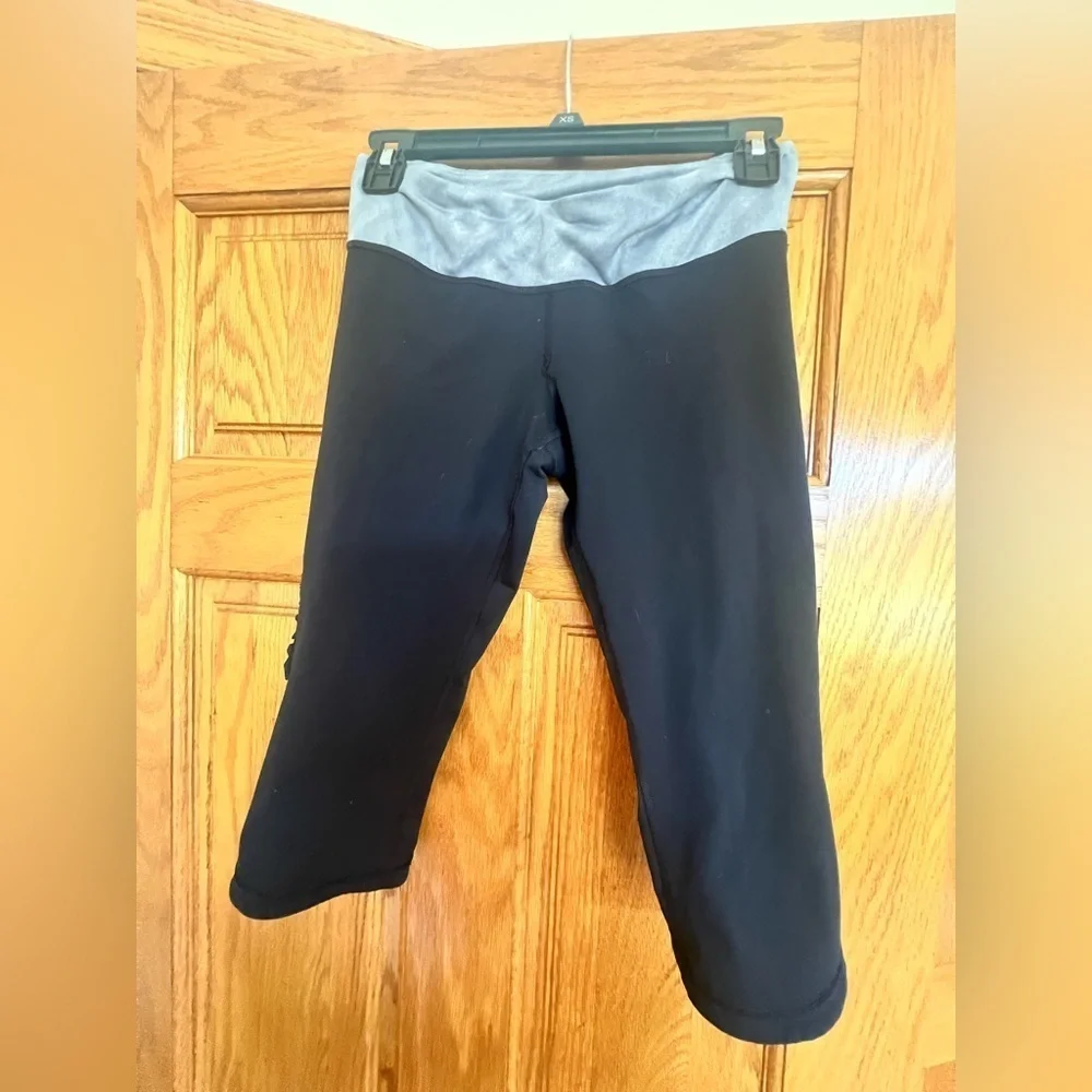 Lululemon - Capri Cropped Leggings