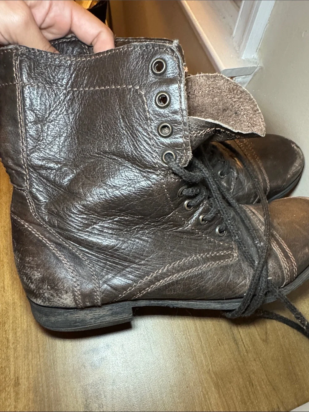Steve Madden side stitched “troopa”
