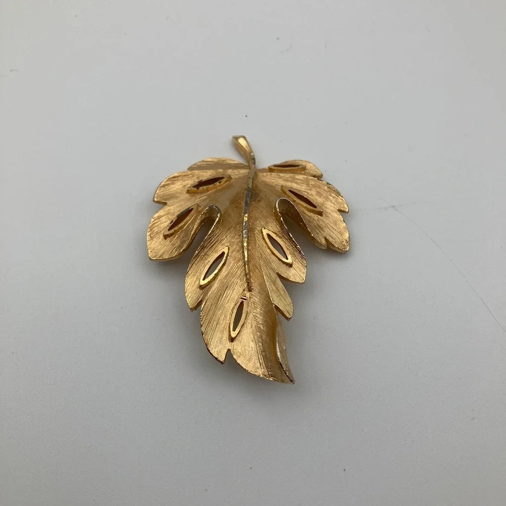 BSK Vintage Open Leaf Brooch Pin / Women Textured Mid Century Costume